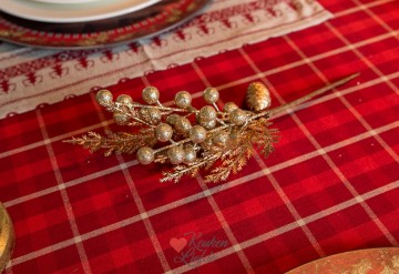 Decoratieve sierheester met kegels   goudkleur 1377