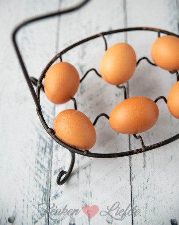 Eierhouder metaal 9527